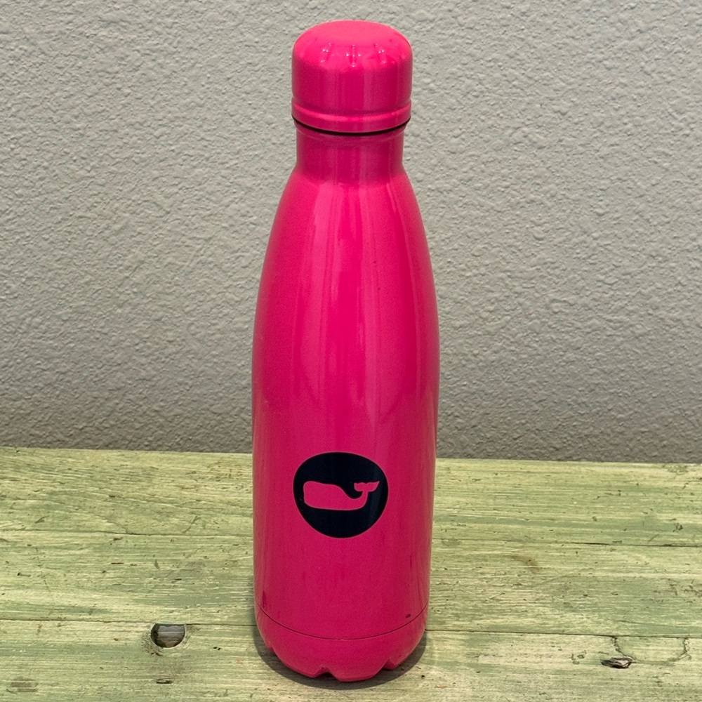 NWT Vineyard Vines 17 oz Stainless Steel Insulated Water Bottle HOT PINK